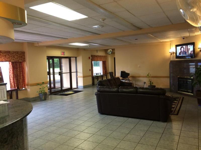Comfort Philadelphia International Airport West 2* Chester